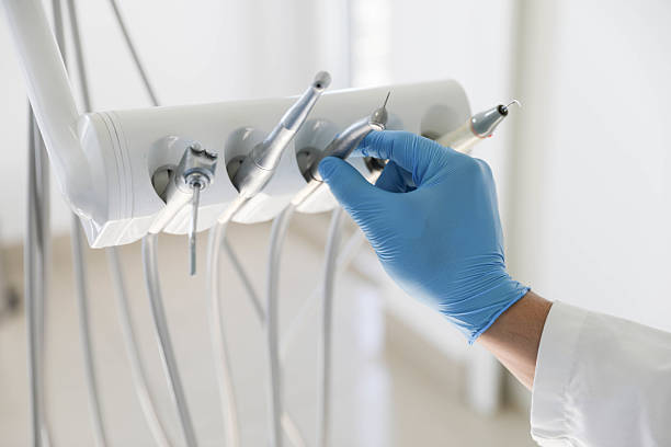 Professional Tooth Extraction technician working in Altamont, KS